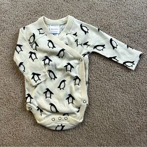 Hanna Andersson Baby 50cm 0-3 Months Crossover Bodysuit Onesie Penguins EUC